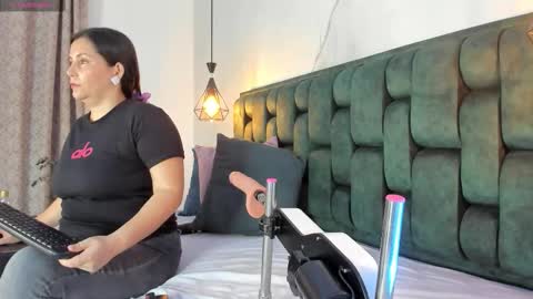 Snapshot of angelswets chatting on October 2025 02:26:02 PM ANGIE online show from October 2025 02:26:02 PM