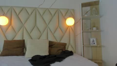 Snapshot of angelswets chatting on November 2025 02:01:01 PM ANGIE online show from November 2025 02:01:01 PM