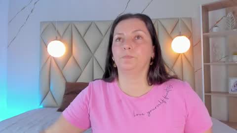 Snapshot of angelswets chatting on November 2025 02:52:02 PM ANGIE online show from November 2025 02:52:02 PM