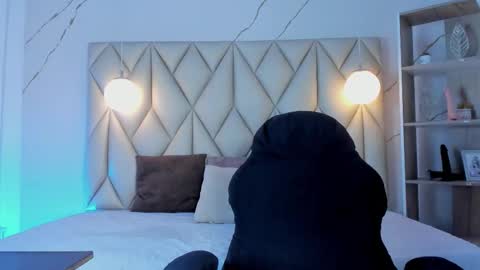 Snapshot of angelswets chatting on December 2025 01:27:01 PM ANGIE online show from December 2025 01:27:01 PM