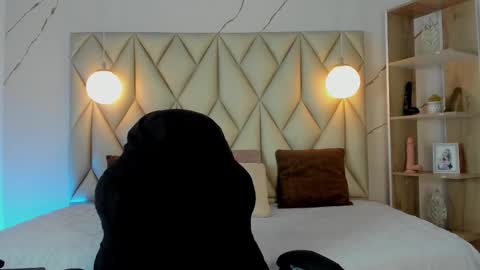 Snapshot of angelswets chatting on December 2025 01:59:02 PM ANGIE online show from December 2025 01:59:02 PM