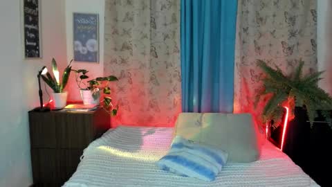 Snapshot of angelwhitte chatting on November 2025 11:25:01 PM angelwhitte online show from November 2025 11:25:01 PM