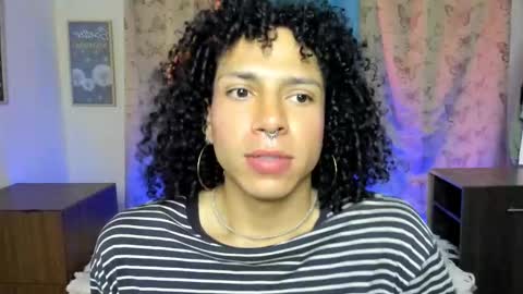 Snapshot of angelwhitte chatting on December 2025 10:40:01 PM angelwhitte online show from December 2025 10:40:01 PM