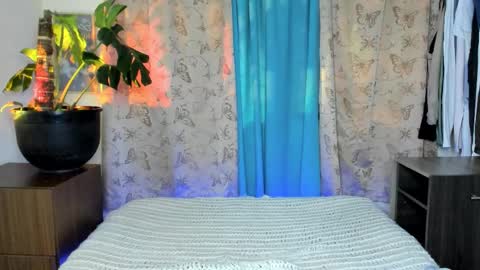 Snapshot of angelwhitte chatting on February 2026 08:26:02 PM angelwhitte online show from February 2026 08:26:02 PM