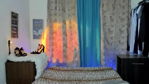 Snapshot of angelwhitte chatting on February 2026 12:41:01 AM angelwhitte online show from February 2026 12:41:01 AM