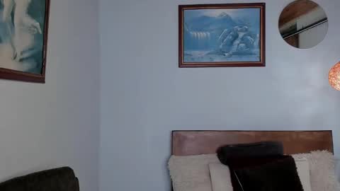 Snapshot of angelx_fox chatting on December 2024 05:11:01 PM Angel Fox online show from December 2024 05:11:01 PM