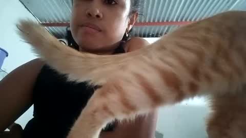 Snapshot of angelys_02 chatting on November 2025 04:05:01 PM Angie online show from November 2025 04:05:01 PM