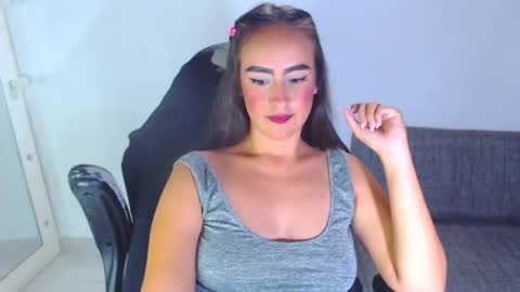 Snapshot of angie_dreamgirl chatting on November 2025 11:40:02 PM IG angie dreamgirl01 online show from November 2025 11:40:02 PM