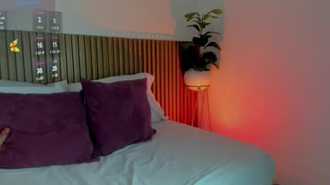 A N G I E online show from October 2025 12:15:01 PM