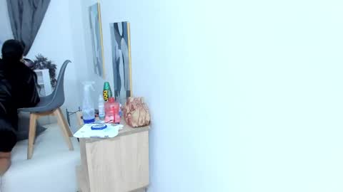 A N G I E.  online show from February 2025 05:15:02 AM