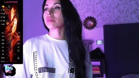 Snapshot of angiebaxter chatting on December 2024 01:50:02 AM Angiebaxt online show from December 2024 01:50:02 AM