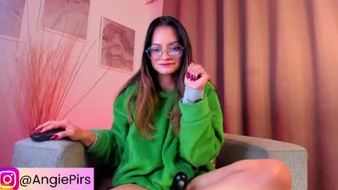 AngiePirs online show from March 2026 11:37:01 PM