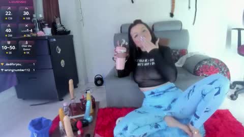 Snapshot of angierot2025 chatting on November 2025 01:06:01 AM angierot2025 online show from November 2025 01:06:01 AM