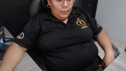 angy online show from October 2025 09:59:02 PM