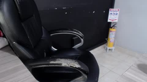 angy online show from April 2026 01:41:01 PM