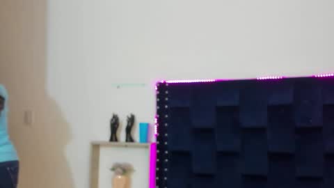 Snapshot of angye_harmony chatting on November 2025 12:00:02 PM Angie online show from November 2025 12:00:02 PM