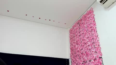 Snapshot of angye_harmony chatting on November 2025 12:05:02 PM Angie online show from November 2025 12:05:02 PM