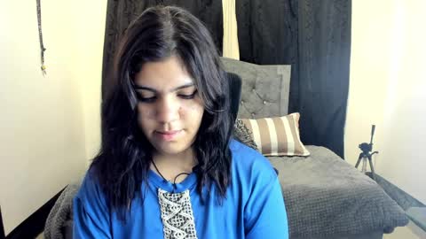 Anissa online show from April 2026 04:51:01 PM