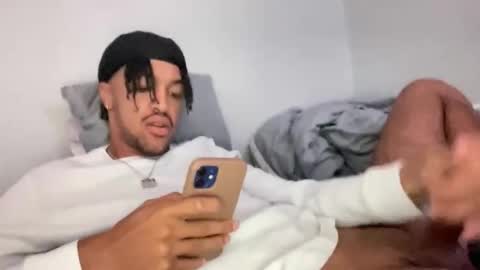 Animeboygirls online show from October 2025 03:32:01 AM