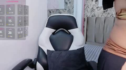 Snapshot of anisha_katee chatting on December 2025 07:44:01 PM anisha_katee online show from December 2025 07:44:01 PM