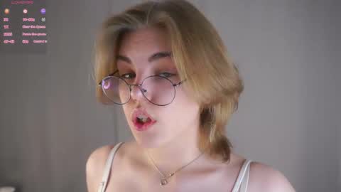 AnishaVivo online show from March 2026 12:53:02 PM