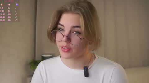 AnishaVivo online show from March 2026 01:48:02 PM