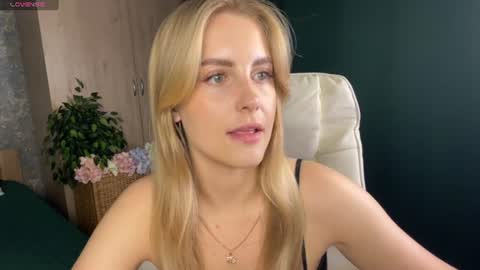 Snapshot of anita_blairr chatting on June 2026 12:02:02 AM Anita online show from June 2026 12:02:02 AM