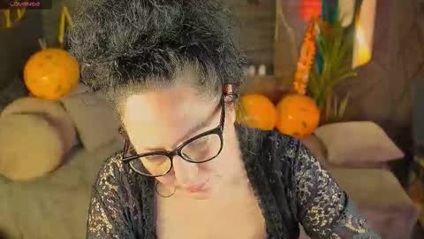 Anita online show from November 2025 09:17:02 PM