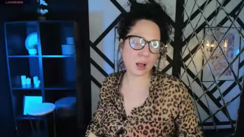 Anita online show from November 2025 09:14:02 PM