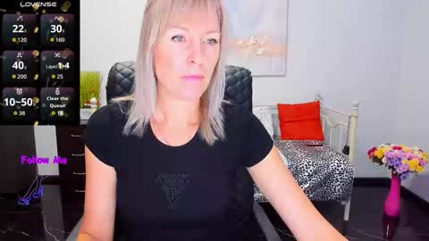 Anita online show from November 2025 06:36:02 AM