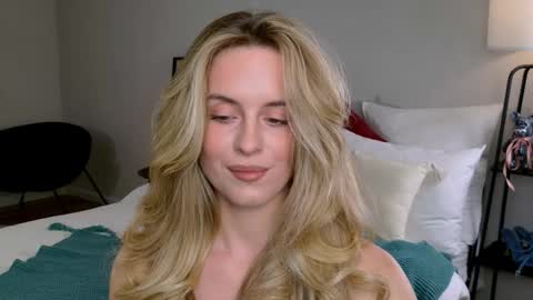 Anita online show from November 2025 01:32:02 PM