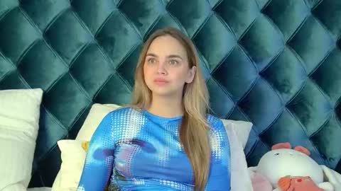 AnitaVenture online show from October 2025 04:18:02 AM