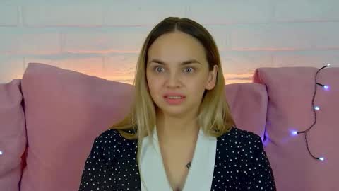 AnitaVenture online show from October 2025 04:25:02 PM