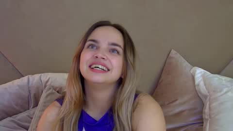 AnitaVenture online show from October 2025 04:49:01 PM