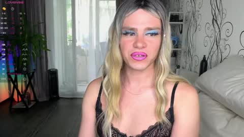 anjalin_sososok online show from June 2026 03:52:02 AM