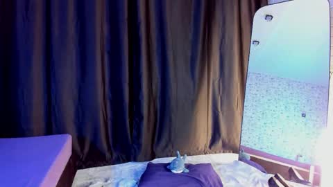 Snapshot of anjella_botton chatting on October 2025 06:51:01 PM Angel online show from October 2025 06:51:01 PM