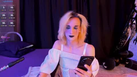 Snapshot of anjella_botton chatting on November 2025 07:38:01 PM Angel online show from November 2025 07:38:01 PM