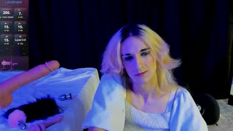 Snapshot of anjella_botton chatting on November 2025 07:03:01 PM Angel online show from November 2025 07:03:01 PM