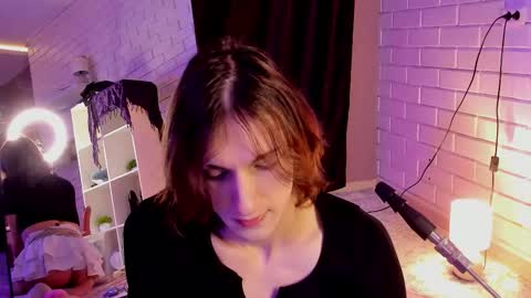 Snapshot of anjella_botton chatting on November 2025 06:42:02 PM Angel online show from November 2025 06:42:02 PM