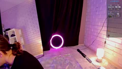 Snapshot of anjella_botton chatting on December 2025 06:24:02 PM Angel online show from December 2025 06:24:02 PM