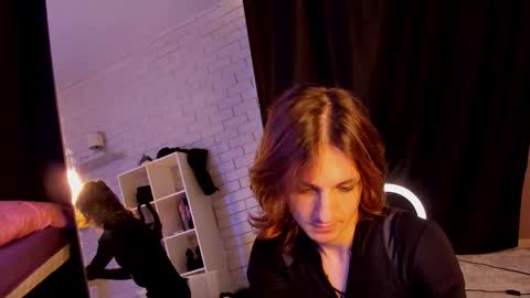 Snapshot of anjella_botton chatting on December 2025 06:12:02 PM Angel online show from December 2025 06:12:02 PM