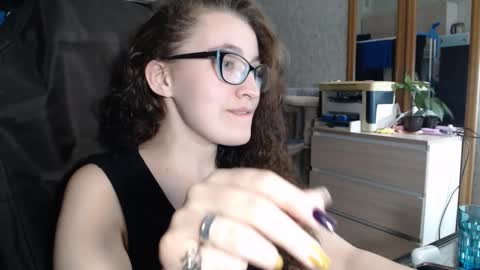 Snapshot of ankey_rayah chatting on December 2024 02:42:02 PM Nameless online show from December 2024 02:42:02 PM