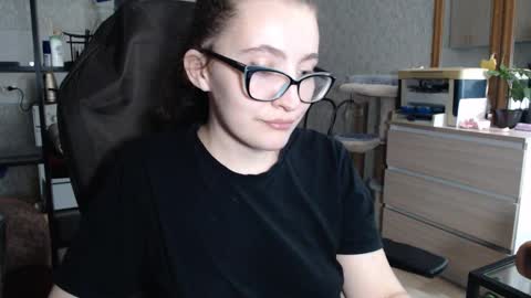 Snapshot of ankey_rayah chatting on December 2024 03:42:01 PM Nameless online show from December 2024 03:42:01 PM