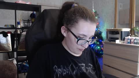 Snapshot of ankey_rayah chatting on January 2025 05:39:01 PM Nameless online show from January 2025 05:39:01 PM