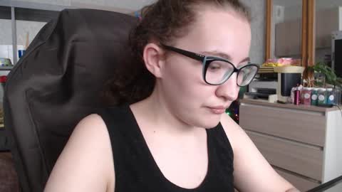 Snapshot of ankey_rayah chatting on January 2025 05:49:01 AM Nameless online show from January 2025 05:49:01 AM