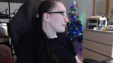 Snapshot of ankey_rayah chatting on February 2025 03:59:02 PM Nameless online show from February 2025 03:59:02 PM