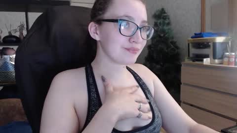 Snapshot of ankey_rayah chatting on February 2025 04:24:01 PM Nameless online show from February 2025 04:24:01 PM