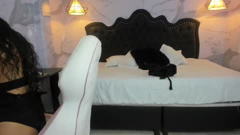 Ana  online show from September 2025 12:20:01 PM