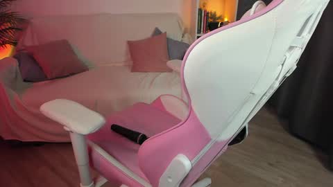 AnnaThe next stream is tomorrow online show from December 2024 06:37:01 AM