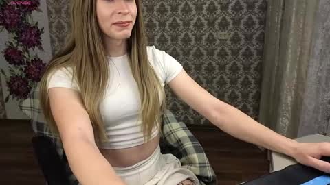 Snapshot of anna_inheart chatting on June 2026 08:09:01 PM Anna online show from June 2026 08:09:01 PM